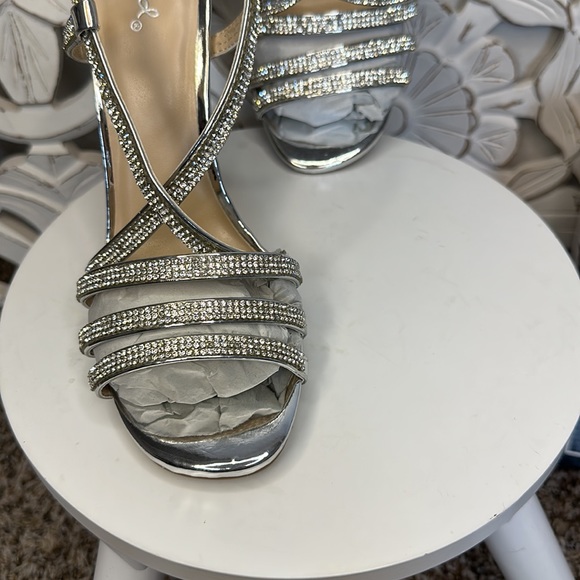 New Women Qupid silver Nubuck Peep Toe Criss Cross Rhinestone heel BRAND NEW! - Picture 7 of 9